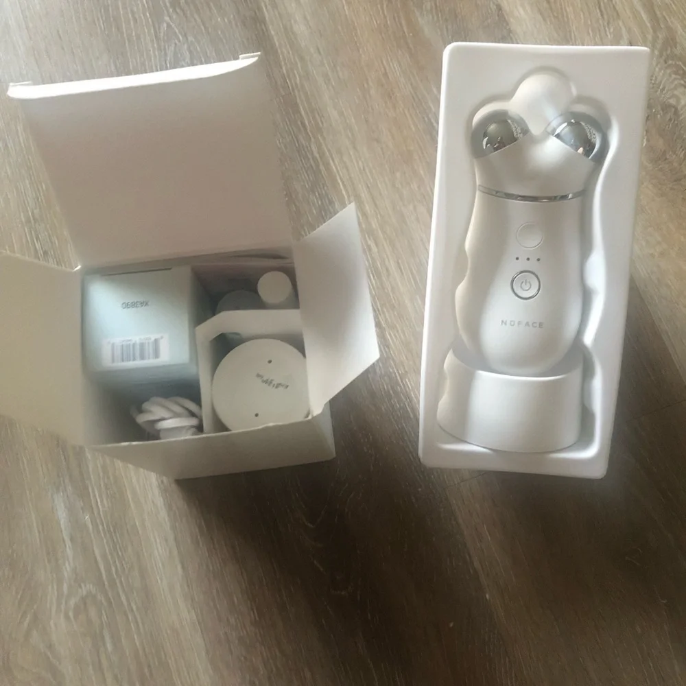 NuFace Trinity + Facial Toning Device Starter Kit, w/ Super Antioxidant Booster - Picture 4 of 6